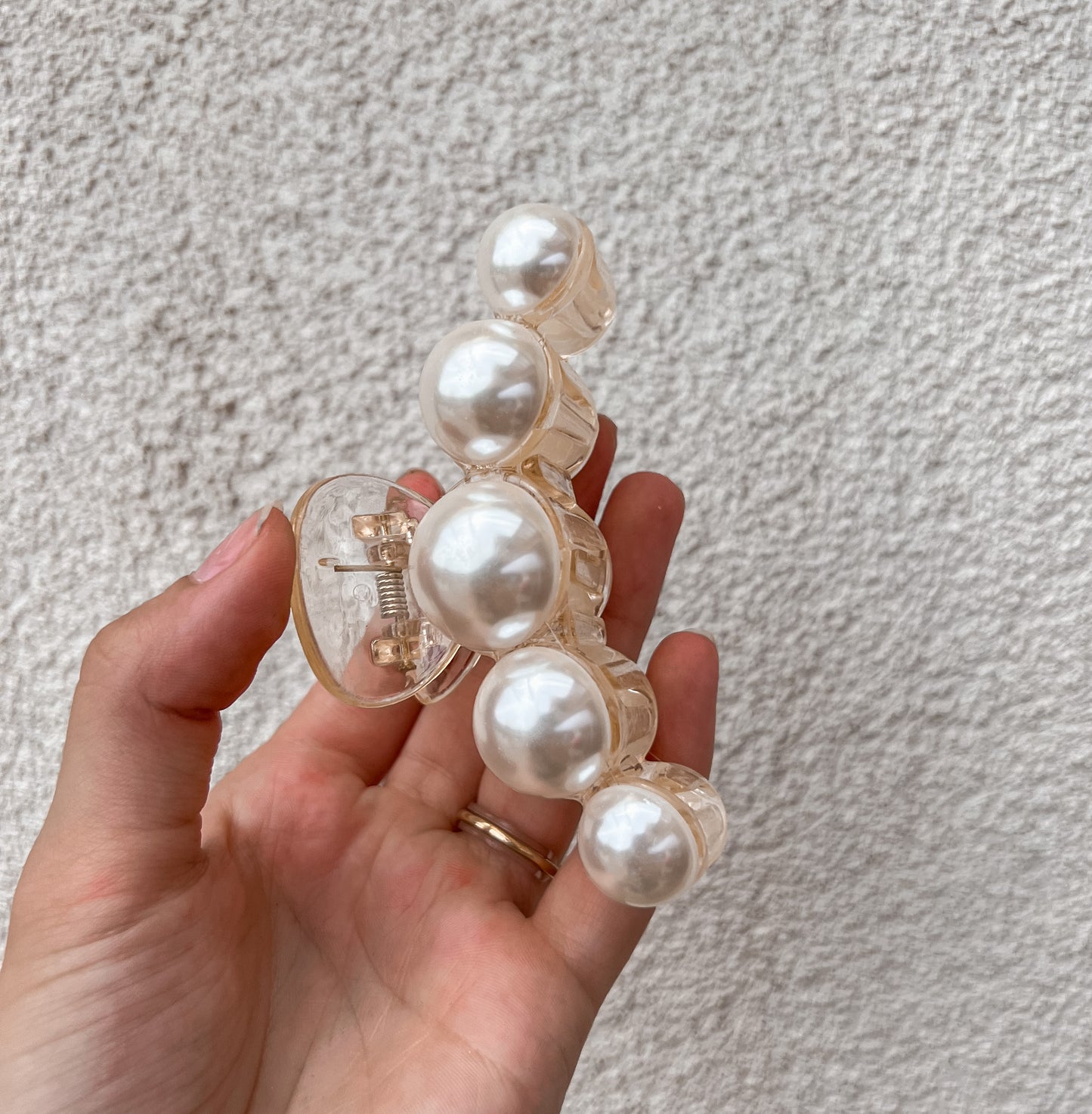 Large Pearl Clip