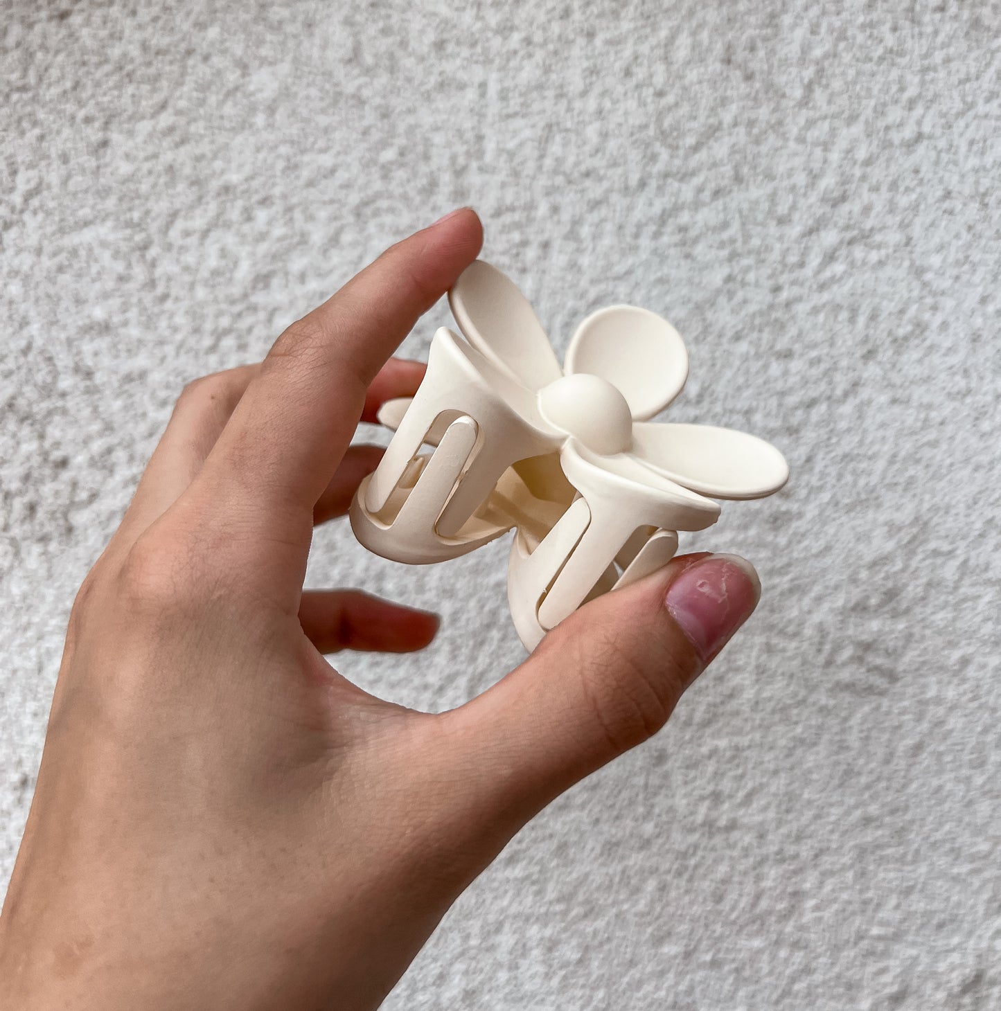 Off White Flower Clip